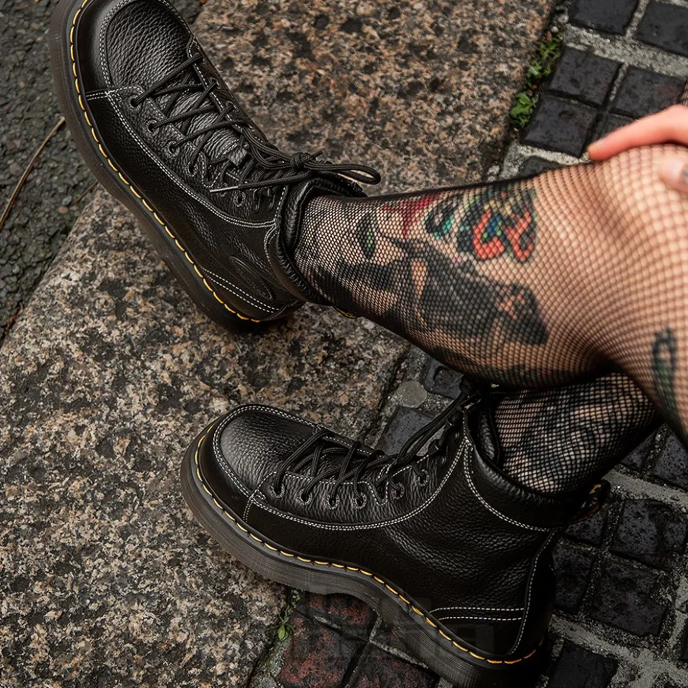 Dr Martens Buzz 8 Eye Boots (Black)